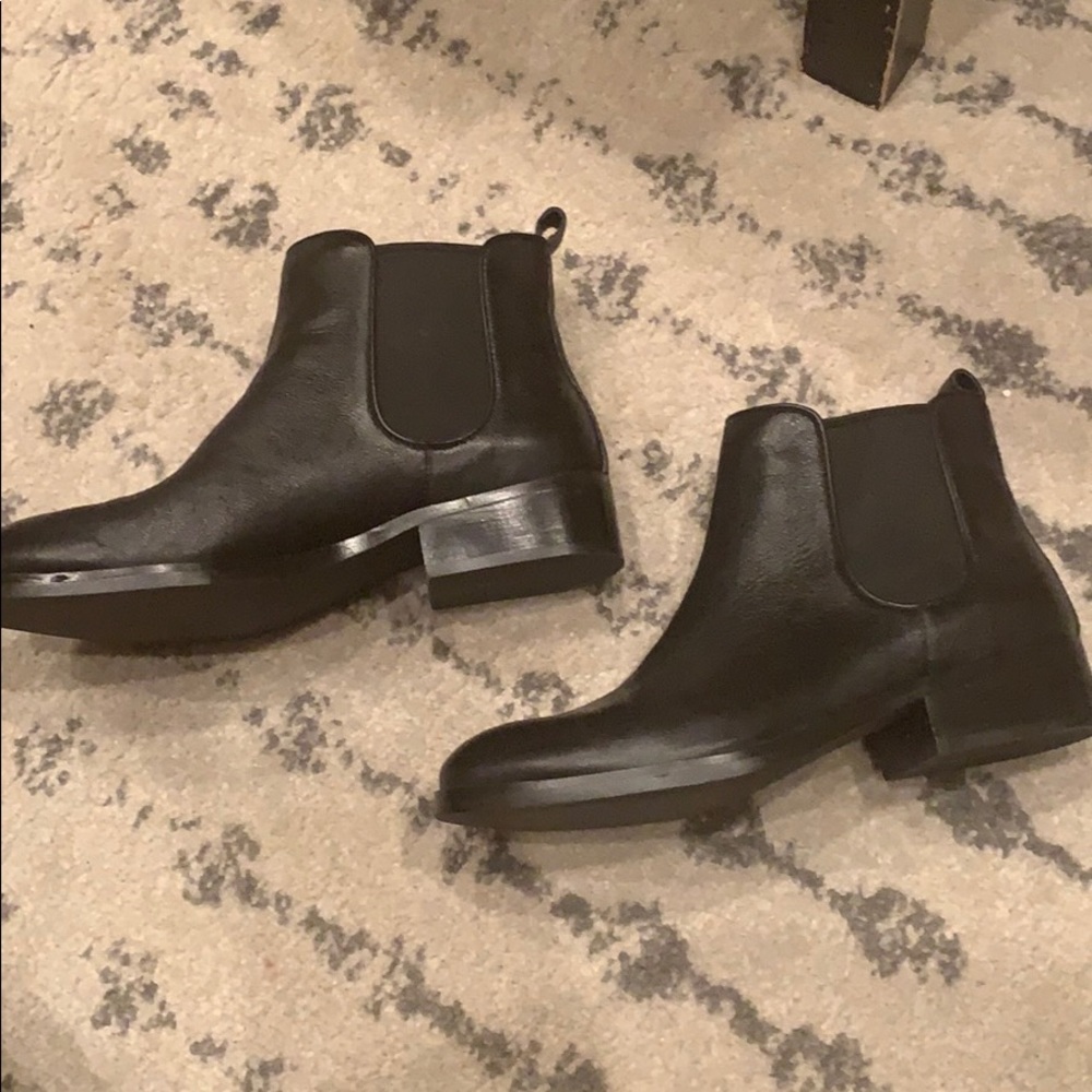 Cole Haan landsmen Booties